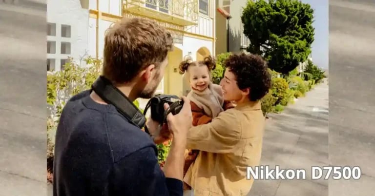 Nikon D7500: Cámara Réflex 20.9 MP 4K 1 Cámara Nikon D7500 réflex de 20.9 MP con grabación en 4K, ideal para fotógrafos y videógrafos avanzados.