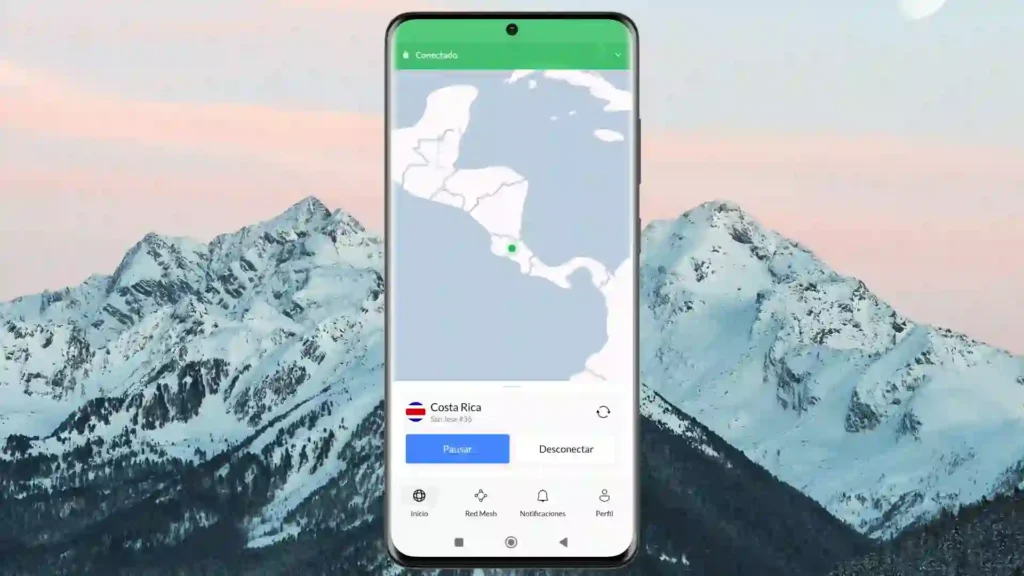 nterfaz de NordVPN en dispositivos móviles mostrando la conexión a servidores y opciones de configuración.