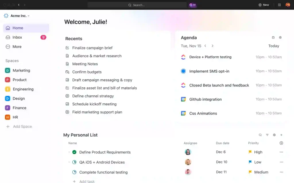 Vista de la página de inicio de ClickUp mostrando barra lateral con secciones, resumen de tareas y widgets de actividad.